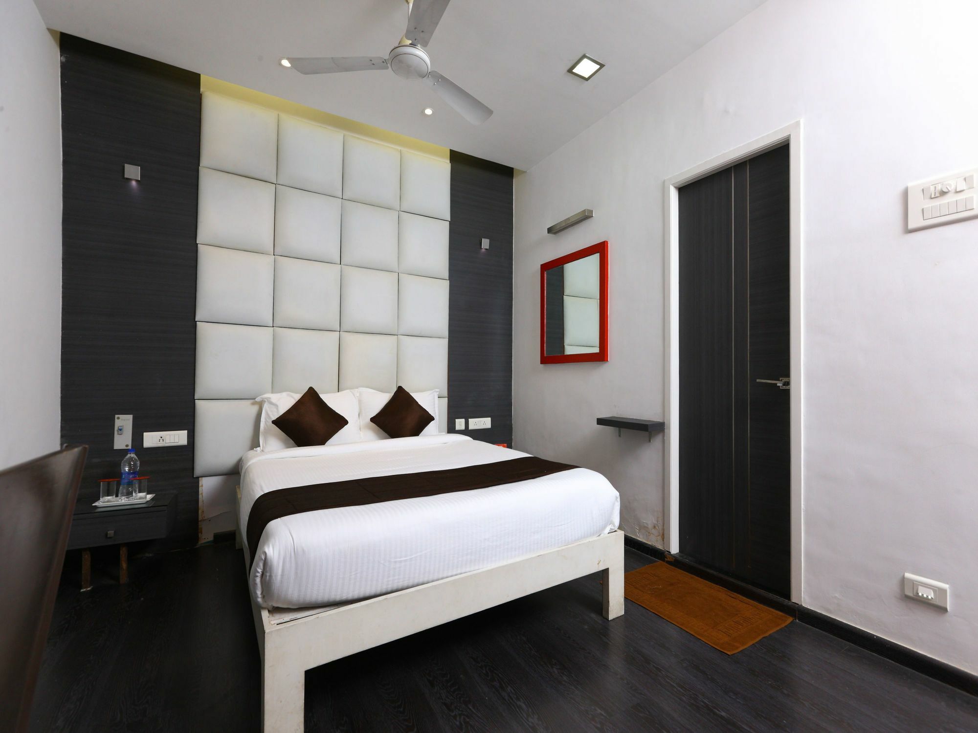 Oyo 9911 Apartment Shylee Niwas Chennai Luaran gambar